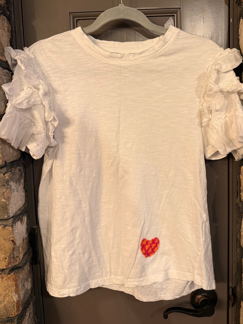 ivy jane White Ruffle Sleeve Tee with Red and Pink Heart Patch